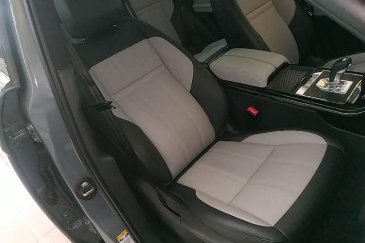 Used Land Rover Range Evoque 2020 249 PS R-DYNAMIC SE Sport Technology Edition
