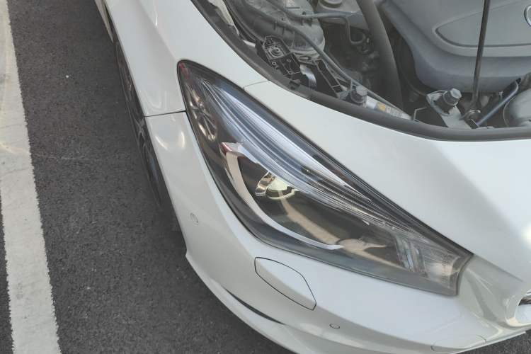 Used Mercedes-Benz CLA 2015 CLA 200 Right Front Headlight