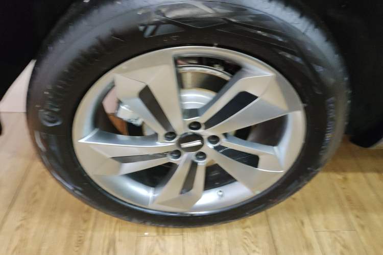 Used Wey Mocha New Energy 2023 Two-Wheel Drive Long-Range Version Exterior 4