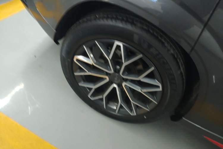 Used CHANGAN OSHAN Z6 2022 Blue Whale 1.5T DCT Smart Navigation Model
