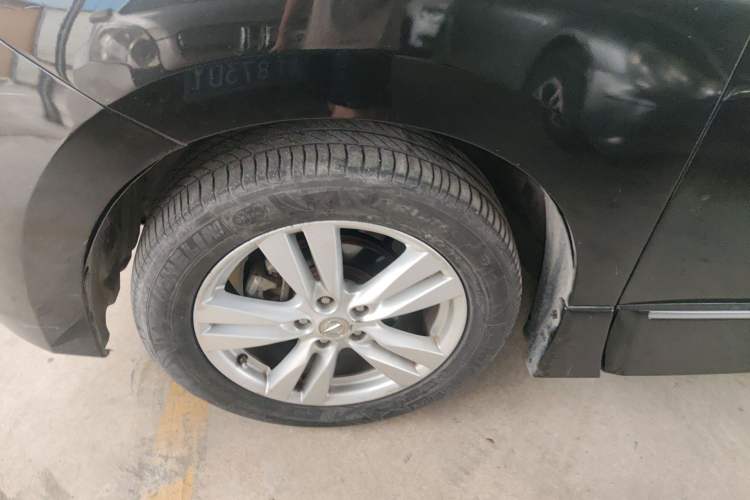 Used Nissan Quest 2015 3.5L SL Left Front Wheel Hub