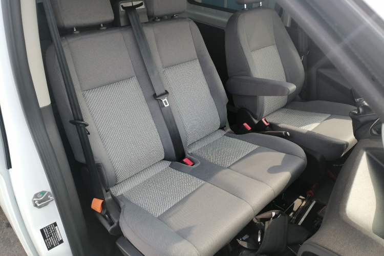 Used Ford Transit 2019 2.0T Diesel Multi-Purpose Commercial Vehicle Short Wheelbase Low Roof 6-Seater China VI Standard