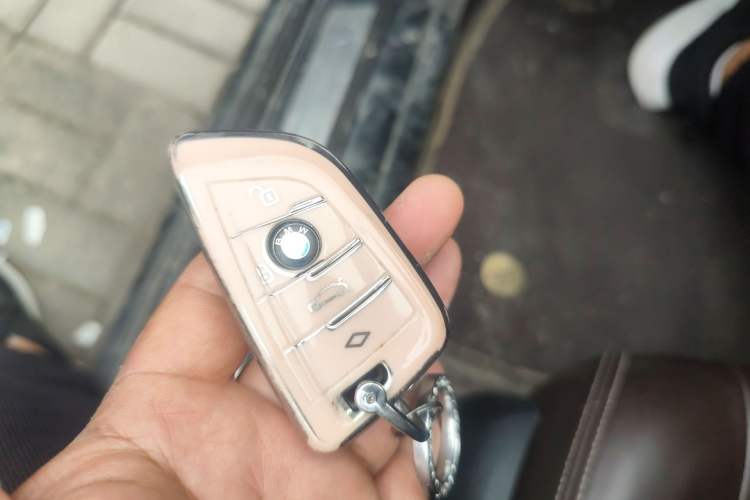 Used BMW 5 Series 2013 525Li Leading Model
