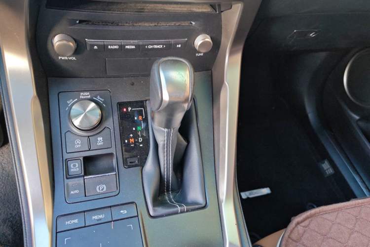 Used Lexus NX 2020 200 All-Wheel Drive Fēngshàng Version China VI Standard Gear Lever