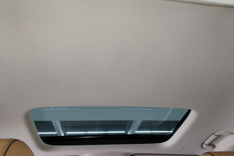 Used Denza D9 2024 DM-i 1050 Luxury Model