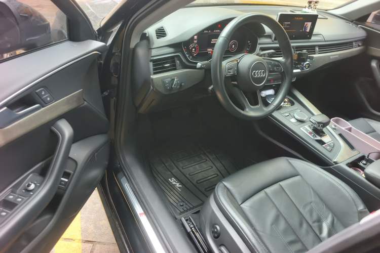 Used Audi A4L 2018 30th Anniversary Edition 40 TFSI Fashion Model
