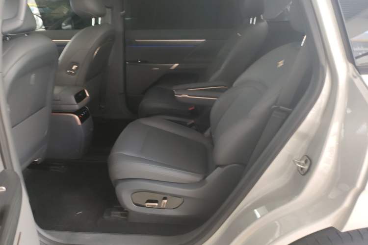 Used Dongfeng eπ eπ008 2024 210Max Range-Extended Version 6 Seats