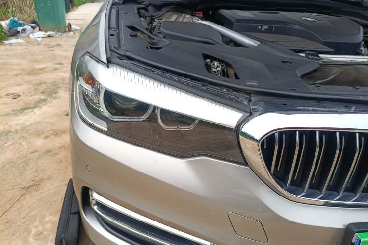 Used BMW 5 Series 2019 Facelifted 530Li Leading Edition Luxury Package Right Front Headlight