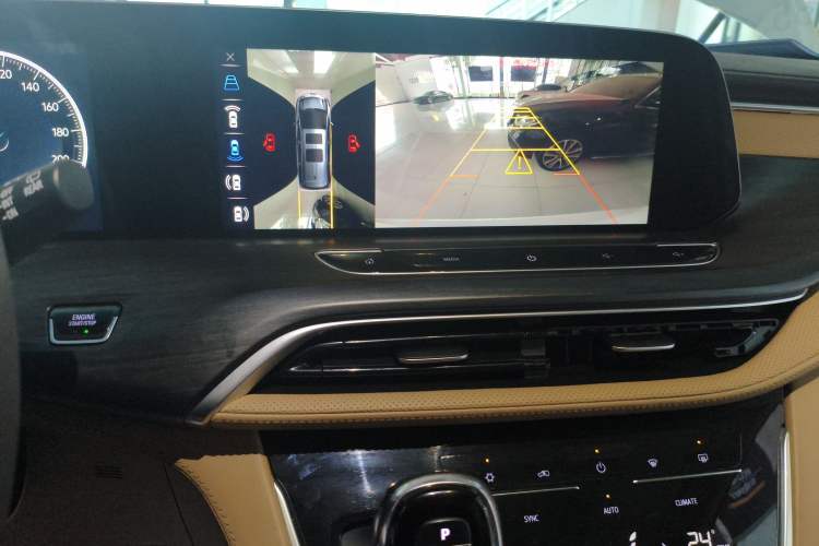 Used Buick GL8 2021 ES Landtrek 653T Luxury Model
