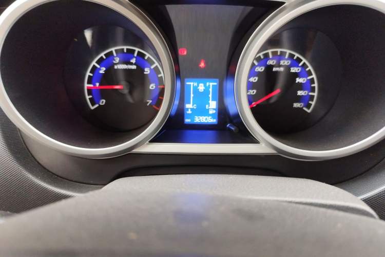 Used CHANGAN KAICHENG Ounuo S 2013 1.5L Elite Model Odometer Close Up