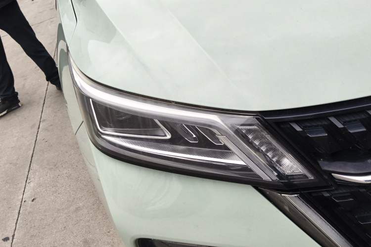 Used Wuling Asta 2021 1.5T CVT Starlight Edition Right Front Headlight