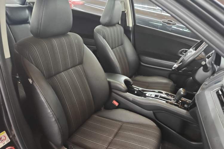 Used Honda Vezel 2015 1.8L CVT 2WD Luxury Model Right Front Seat