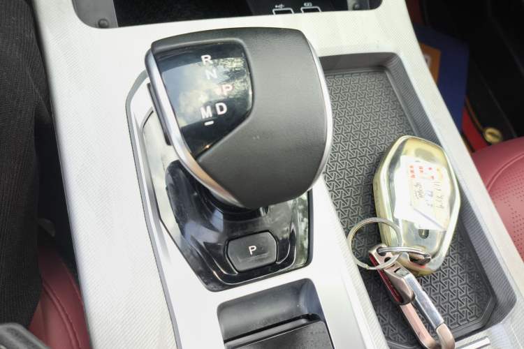 Used JETOUR X70 PLUS 2023 1.5T DCT Brave PLUS 5-Seater Gear Lever