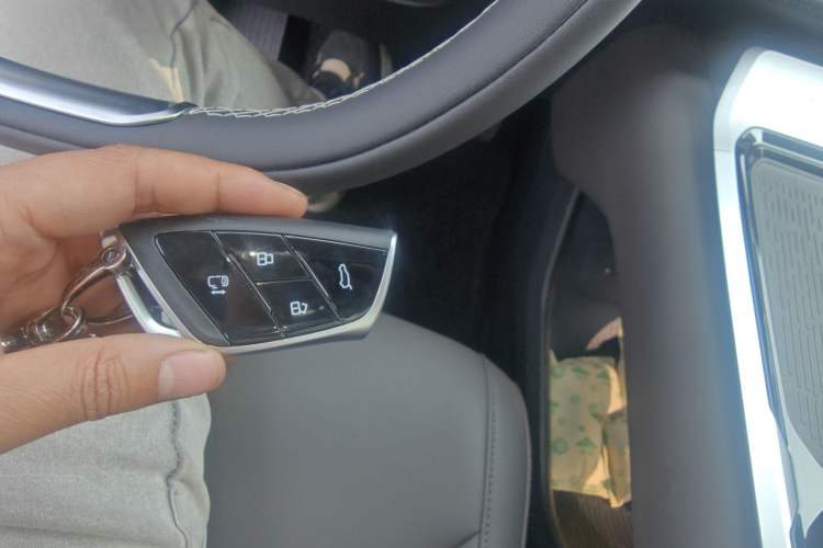 Used SAIC MAXUS G70 2024 2.0T Automatic Luxury Edition 7 Seats