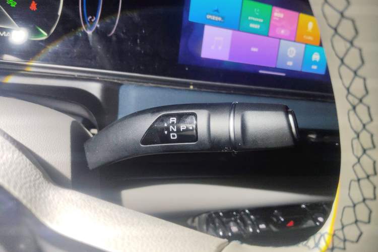 Used ORA Good Cat 2023 401 km Standard Range Prestige Version Lithium Iron Phosphate Gear Lever