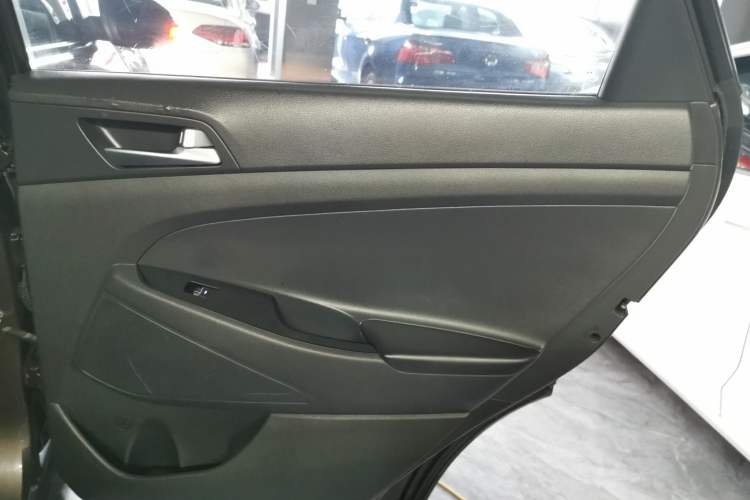 Used Hyundai Tucson 2019 280TGDi Dual-Clutch Two-Wheel Drive Smart Connect Version China V Standard
