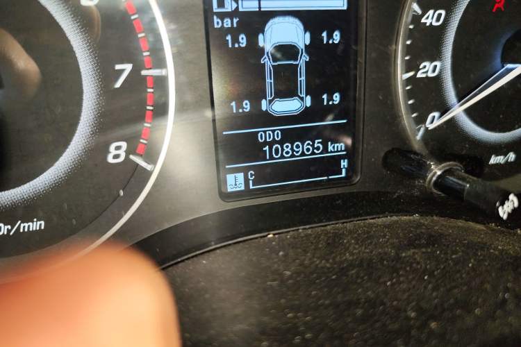 Used Baojun 560 2017 Rhythmic Edition 1.5T Manual Enjoyment Model Odometer Close Up