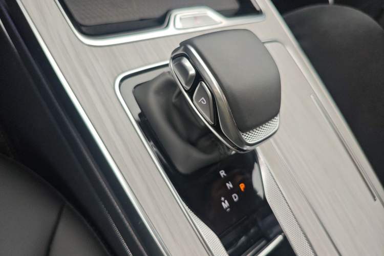 Used Hongqi HS5 2025 2.0T Two-Wheel Drive Flagship Pro Edition
