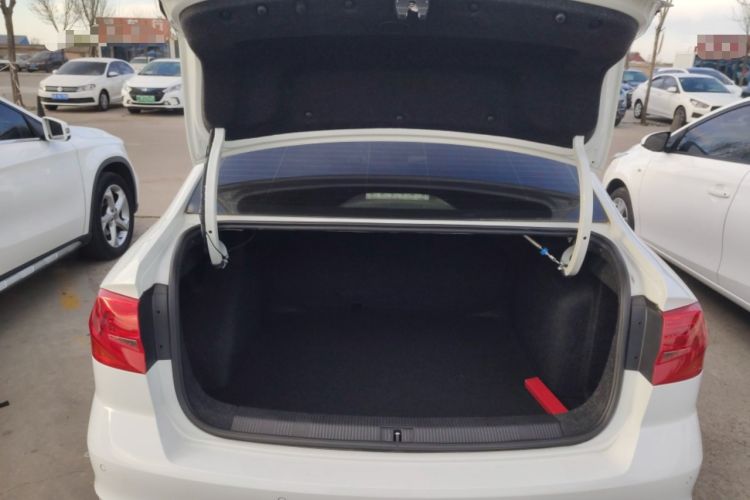 Used Volkswagen Bora 2016 1.6L Automatic Fashion Model