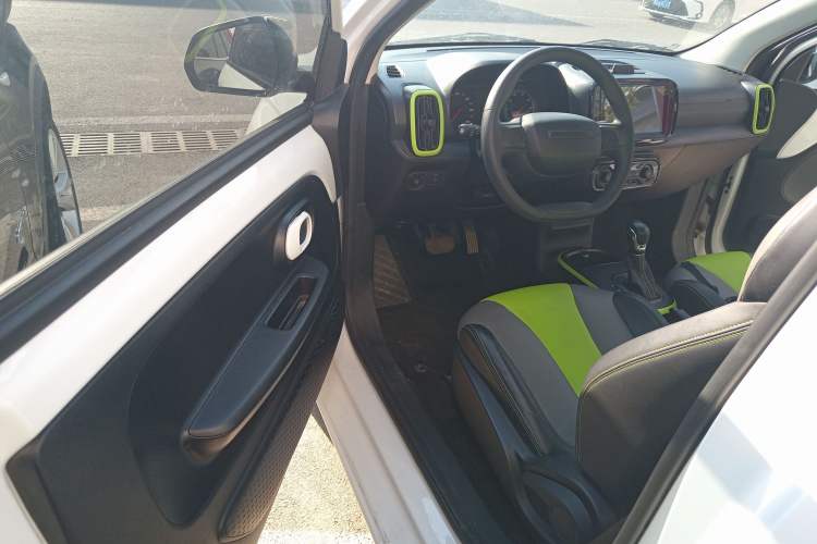 Used Roewe Clever 2021 302 km New Four-Seater Super-Efficient Version