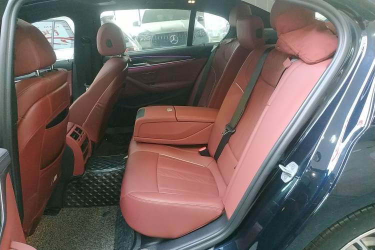 Used BMW 5 Series New Energy 2022 Restyled 535Le M Sport Package Left Rear Seat