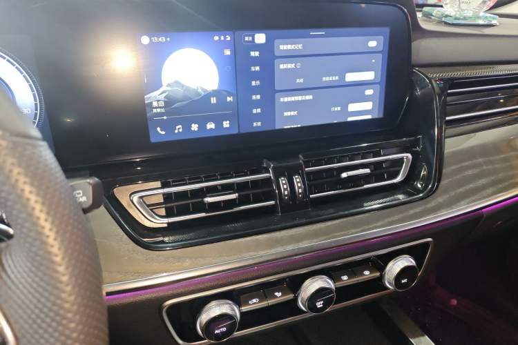 Used Hongqi HS5 2023 2.0T Four-Wheel Drive Flagship Pro Edition
