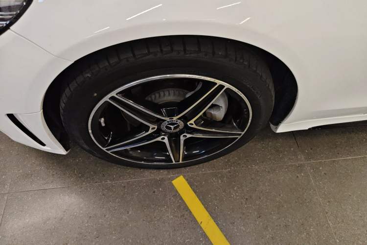 Used Mercedes-Benz C-Class 2020 Restyled C 260 Sport Edition Left Front Wheel Hub