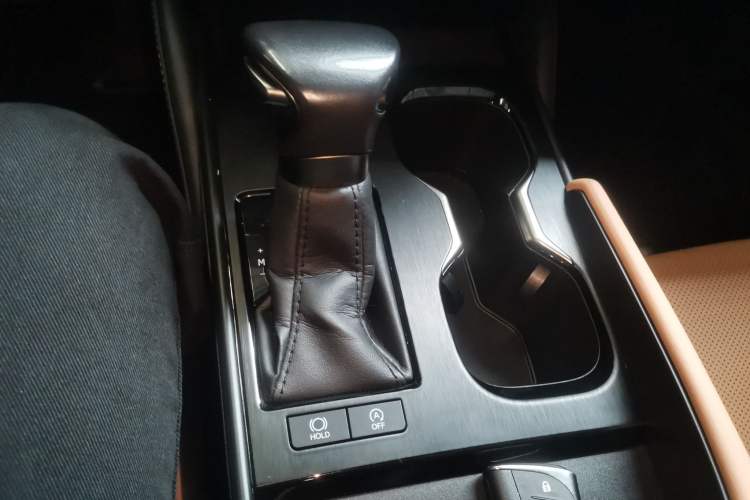 Used Lexus ES 2022 200 Excellence Edition
