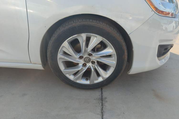 Used Citroen C4L 2013 1.6 THP Automatic Impression Edition Right Front Wheel Hub