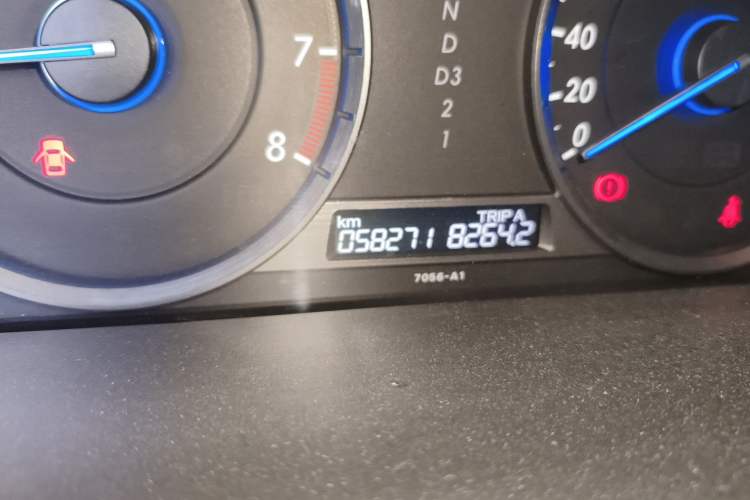 Used Honda Crosstour 2012 2.4L Luxury Edition Odometer Close Up