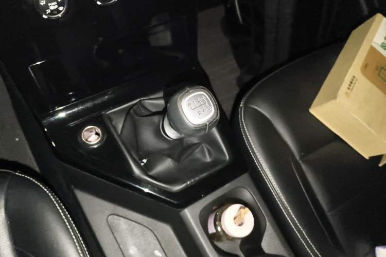 Used Wuling Zhengcheng 2021 1.5T Manual Luxury Version Gear Lever