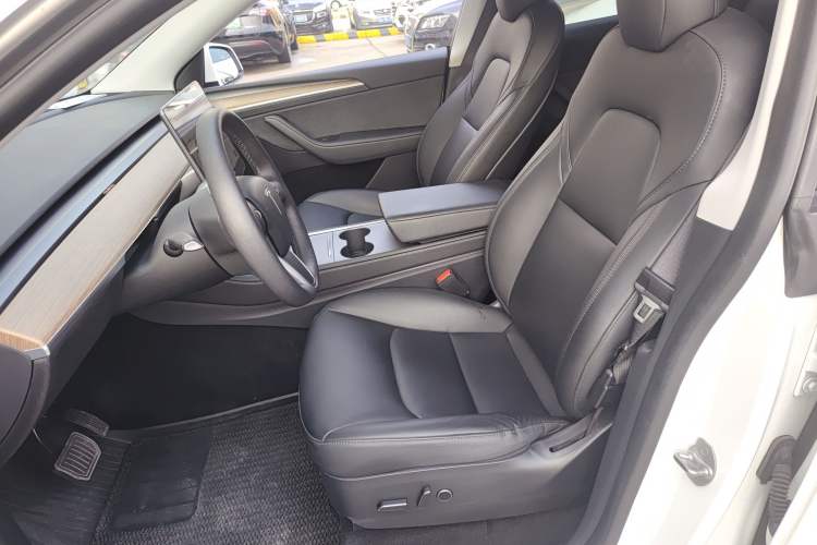 Used Tesla Model Y 2021 Long-Range All-Wheel-Drive Version 3D7