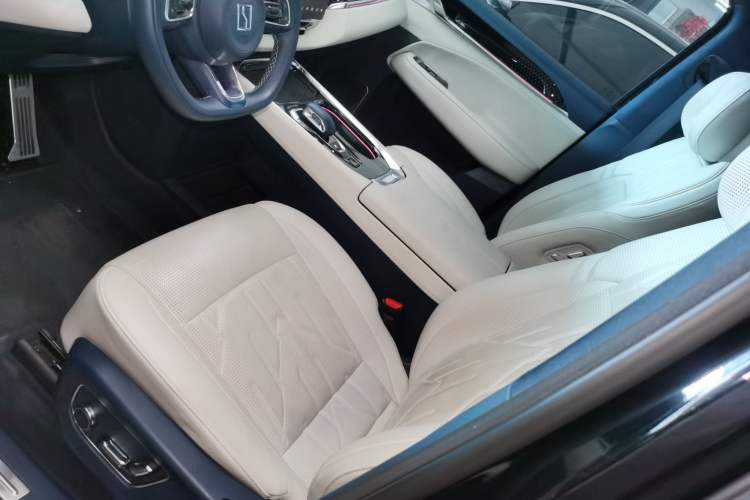 Used Zeekr 009 2024 7-Seater Walk-Through Version Four-Wheel Drive 108 kWh
