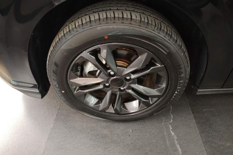 Used Dongfeng Aeolus Yixuan 2024 1.5L Automatic JingSu Edition Left Front Wheel Hub