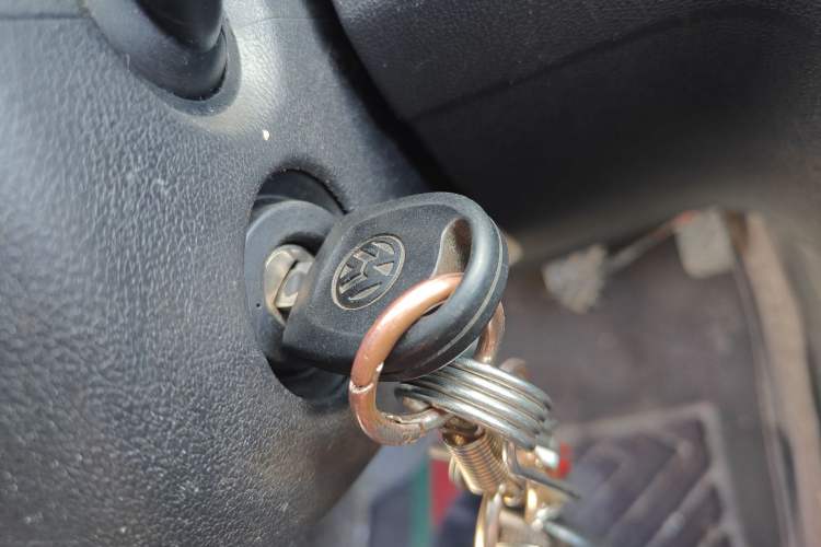 Used Volkswagen Jetta 2013 1.6L Manual Fashion Edition Vehicle Key