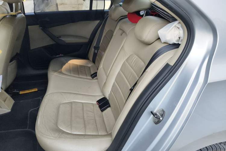 Used Volkswagen Santana 2013 1.6L Manual Luxury Edition
