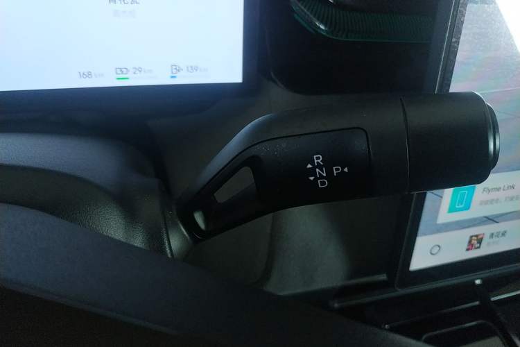 Used Lynk & Co 08 EM-P 2023 120km Long-Range Halo