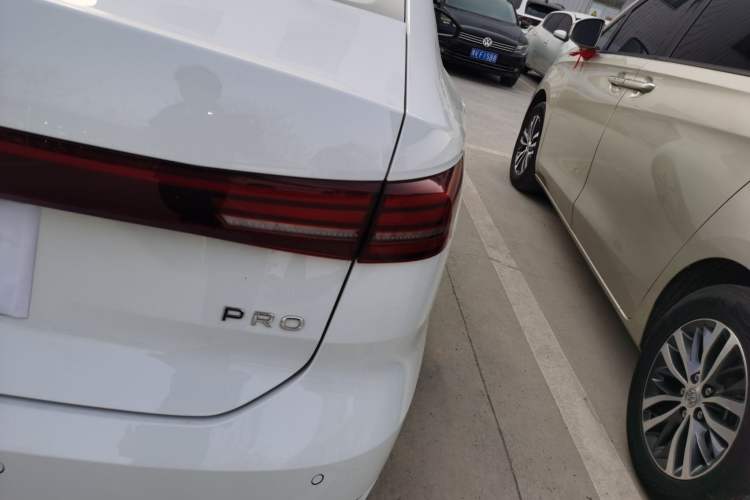 Used Volkswagen Lavida 2026 Pro 300TSI Starry Zhi Yi Edition Right Rear Taillight