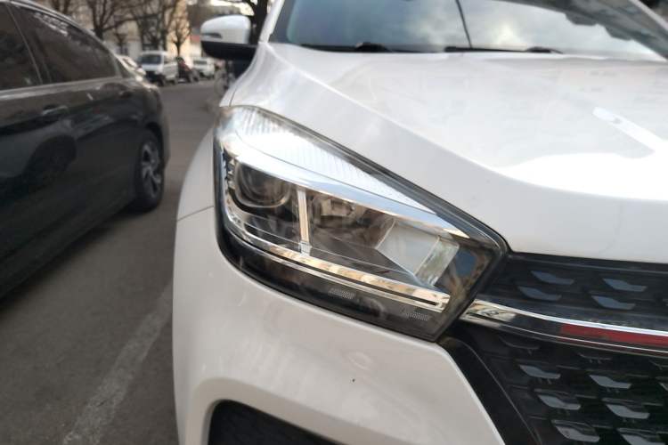 Used Chery Tiggo 5x 2019 HERO 1.5L CVT Luxury Edition Right Front Headlight