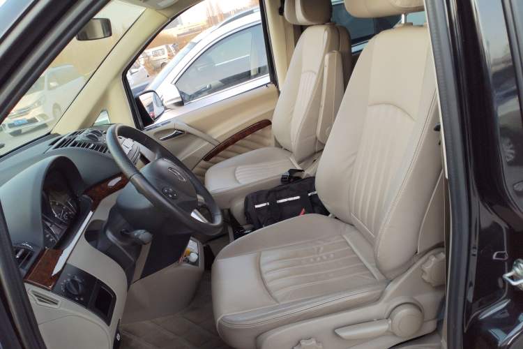 Used Mercedes-Benz Viano 2013 3.0L Comfort Edition Left Front Seat