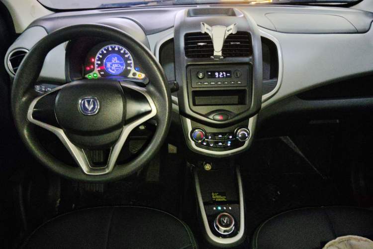 Used CHANGAN OSHAN Benni E-Star 2021 National Edition Xin Yue Version Lithium Iron Phosphate (31.86 kWh) Center Console