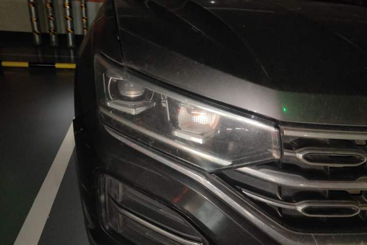 Used Volkswagen Tayron 2019 330TSI Two-Wheel Drive Luxury Model China VI Standard Right Front Headlight