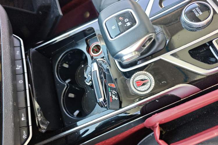 Used Hongqi HS5 2022 Facelifted Version 2.0T Smart Connect Flagship All-Wheel-Drive Edition Vehicle Key