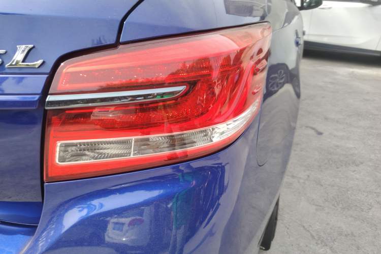 Used Toyota YARiS L Zhi Xiang 2019 1.5E CVT Dynamic Edition China VI compliant Right Rear Taillight