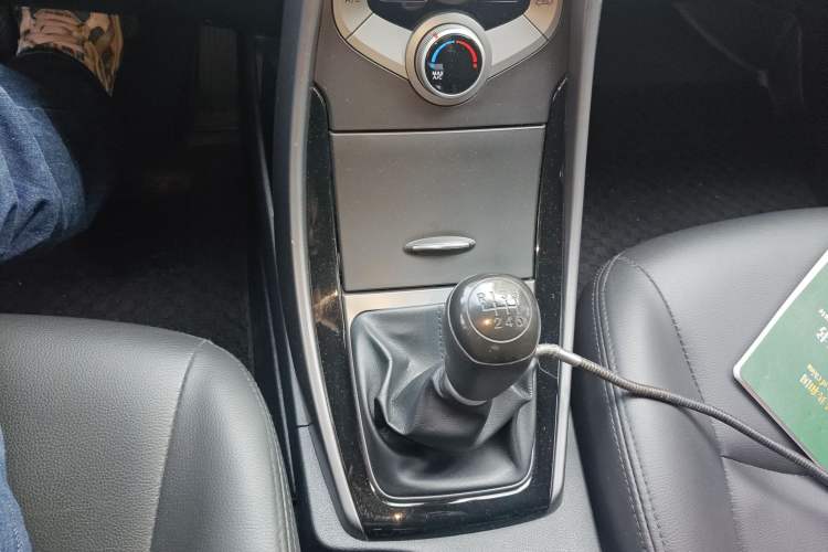 Used Hyundai Elantra (5th Generation / Langdong) 2016 1.6L Manual Luxury Model
