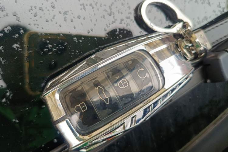 Used Chery Arrizo 8 2023 High-Performance Edition 2.0T DCT Powerfully Equipped Vehicle Key