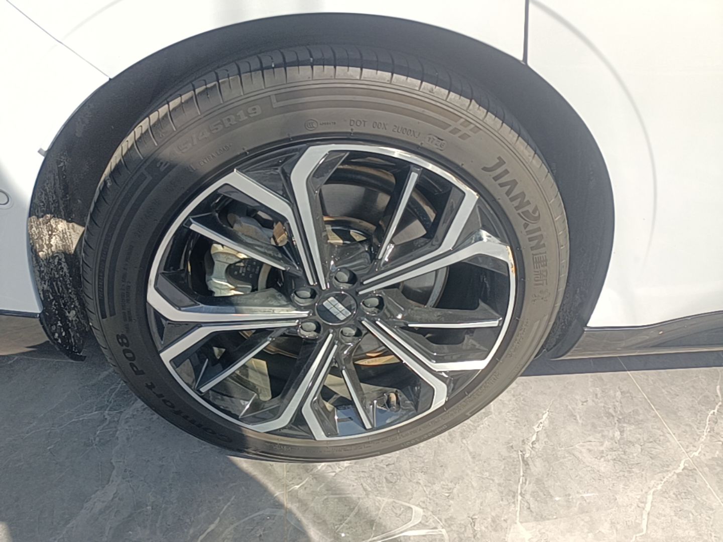 Geely Galaxy E8 2025 700 km Long-Range Intelligent Driving Version — снимка 11