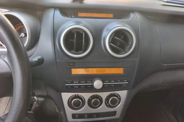 Used CHANGAN KAICHENG Ounuo S 2014 1.5L Elite Model