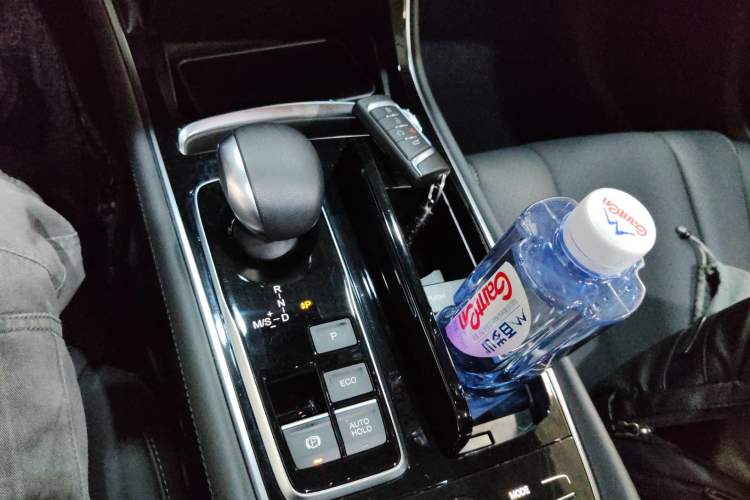 Used GAC Trumpchi GA6 2019 270T Automatic Prestige Edition Gear Lever