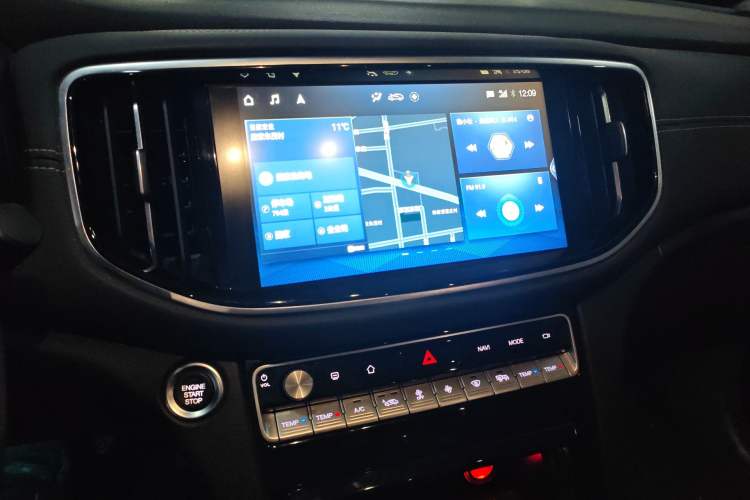 Used GAC Trumpchi GS8 2021 390T Two-Wheel-Drive Dark Knight Edition Audio And AC Panel